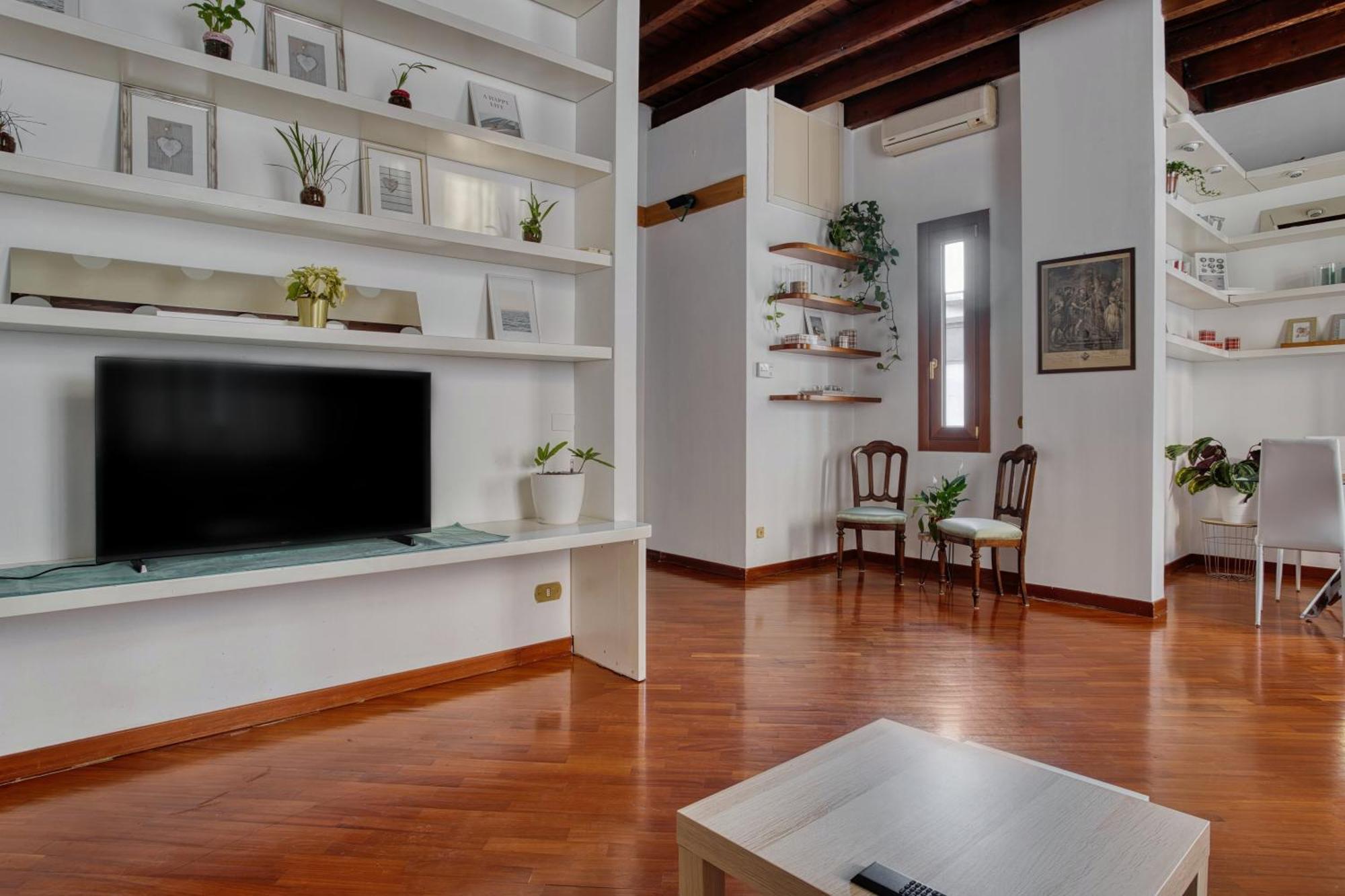 Joivy Spacious Flat, Excellent Centre Access Appartamento Milano